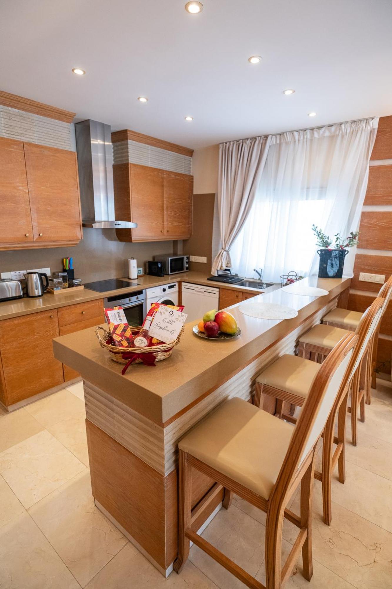 Quattro Beachfront Sea View Ap 4 Larnaca Exterior foto